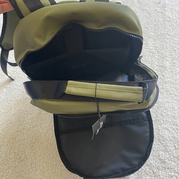 Atley James 3 Piece Backpack Set - Picture 7 of 16